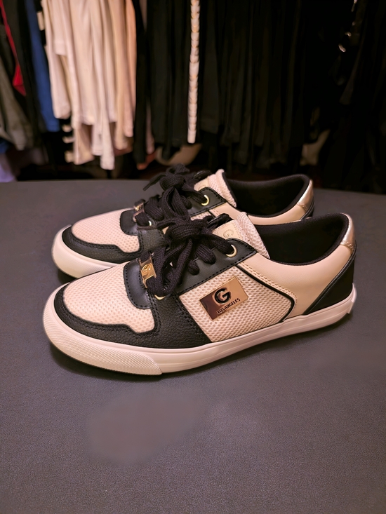 GBG Los Angeles Shoes - Guess Women's Black and Cream Low-Top Sneakers